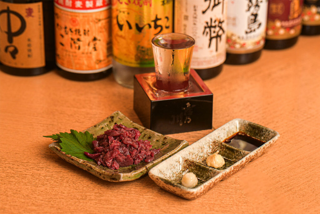 馬刺しと日本酒